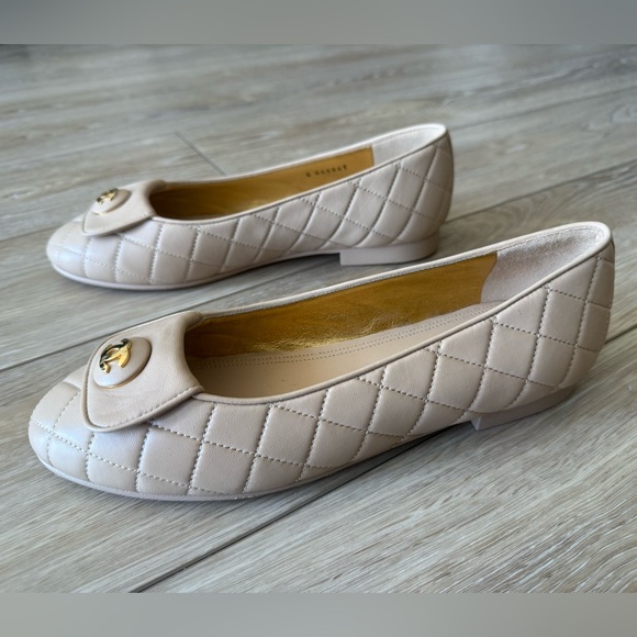 CHANEL Cream Quilted Ballet Flats 2024 with Gold Medallion CC Logo NWOT - Picture 4 of 7
